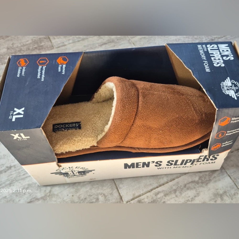 Dockers Tan Slippers with Cream Lining
